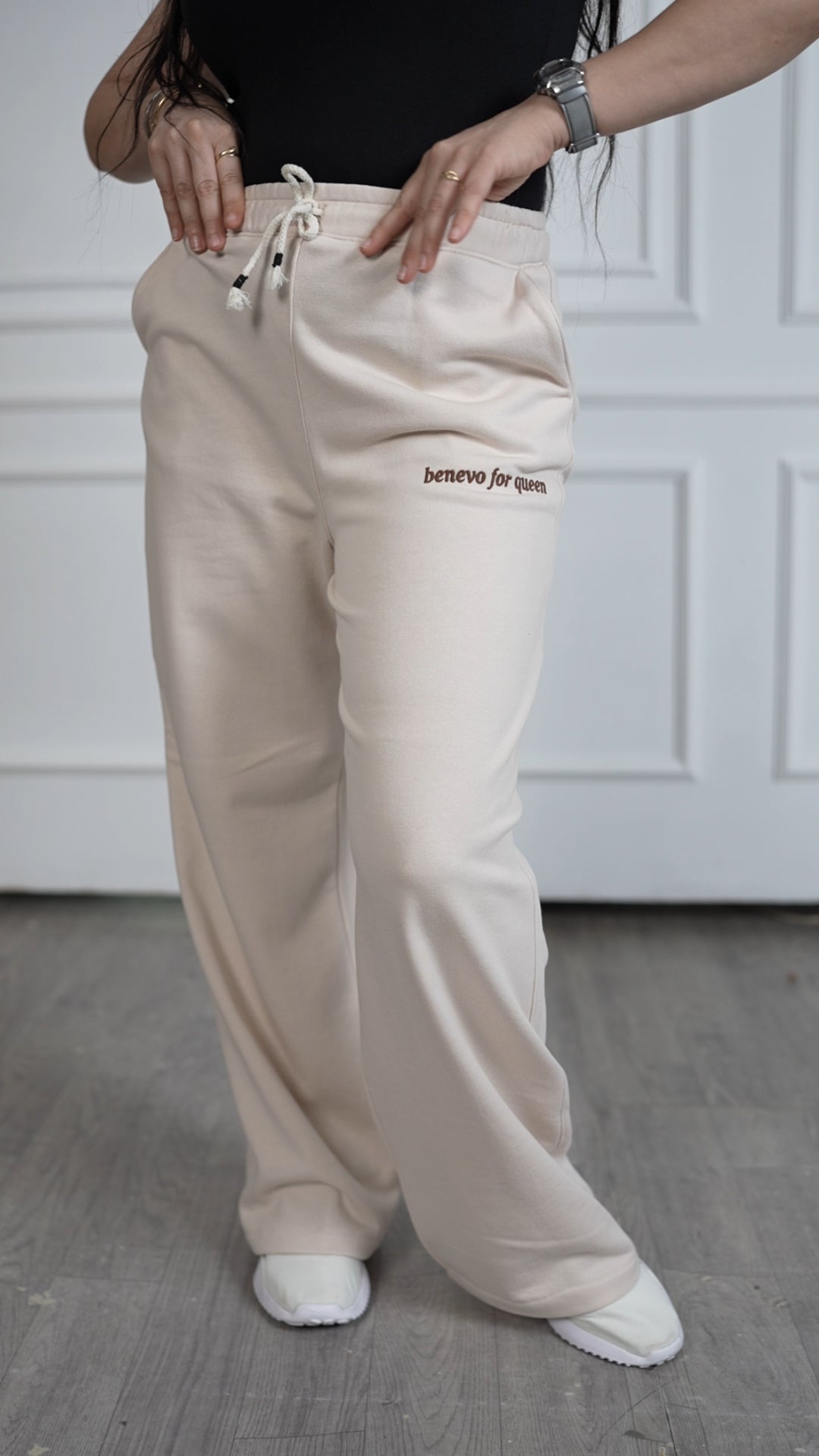 Queen pants (Beige)