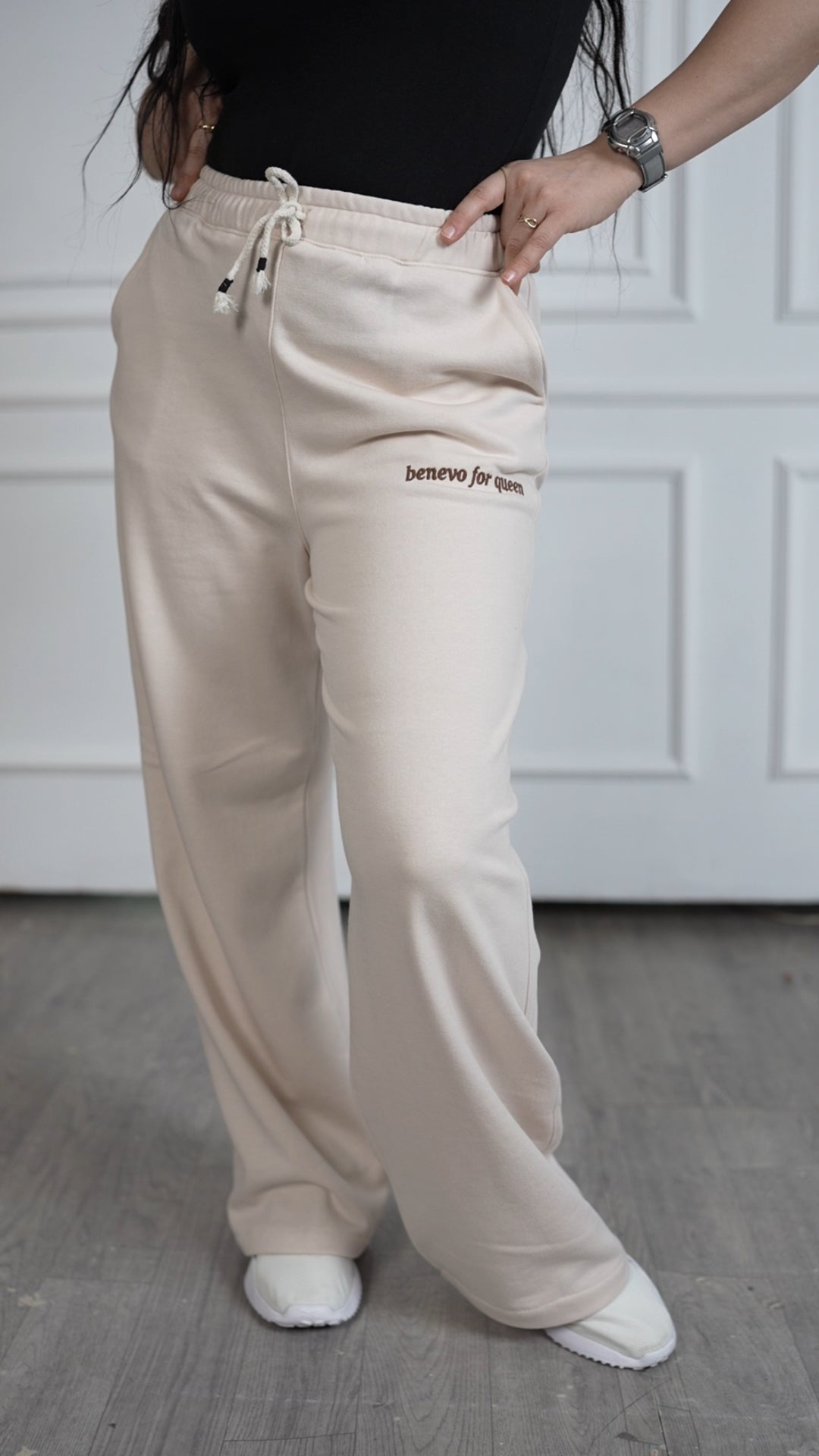 Queen pants (Beige)